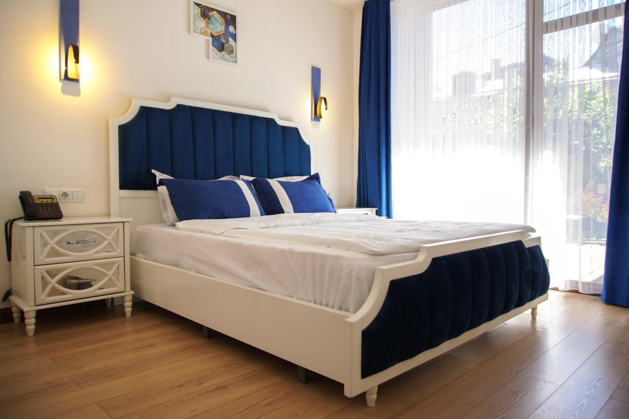 Luxin Hotel Tbiliszi Kültér fotó